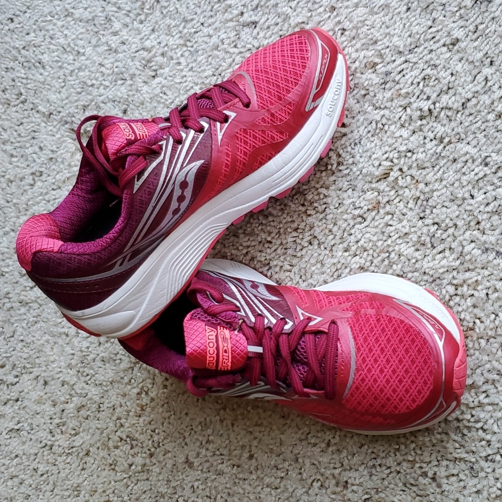 Soucony Everun Ride 9 Running Shoe Size 7